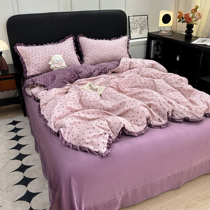 91家纺网 家纺一手货源 找家纺 一比一家纺 2025新款保暖舒适云感纱➕绒加绒四件套 蝴蝶结点点- 紫