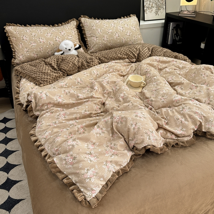 91家纺网 家纺一手货源 找家纺 一比一家纺 2025新款保暖舒适云感纱➕绒加绒四件套 南城旧事