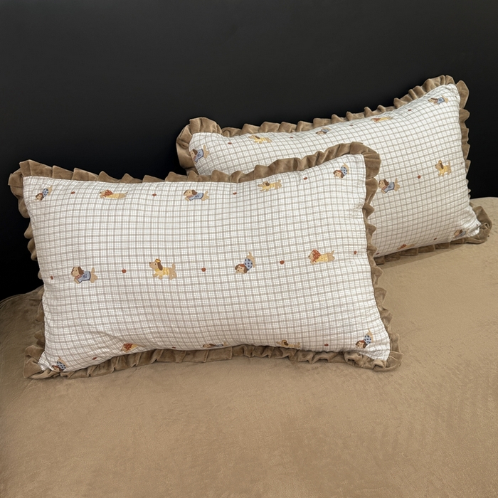 91家纺网 家纺一手货源 找家纺 一比一家纺 2025新款保暖舒适云感纱➕绒加绒四件套 樱桃小狗