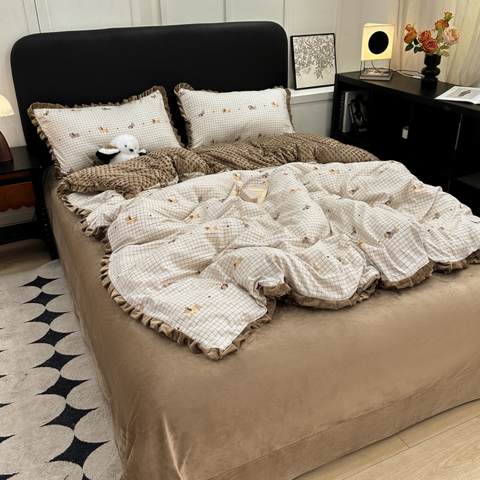 91家纺网 家纺一手货源 找家纺 一比一家纺 2025新款保暖舒适云感纱➕绒加绒四件套 樱桃小狗