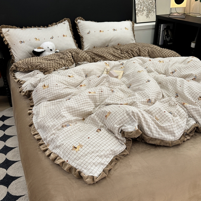 91家纺网 家纺一手货源 找家纺 一比一家纺 2025新款保暖舒适云感纱➕绒加绒四件套 樱桃小狗