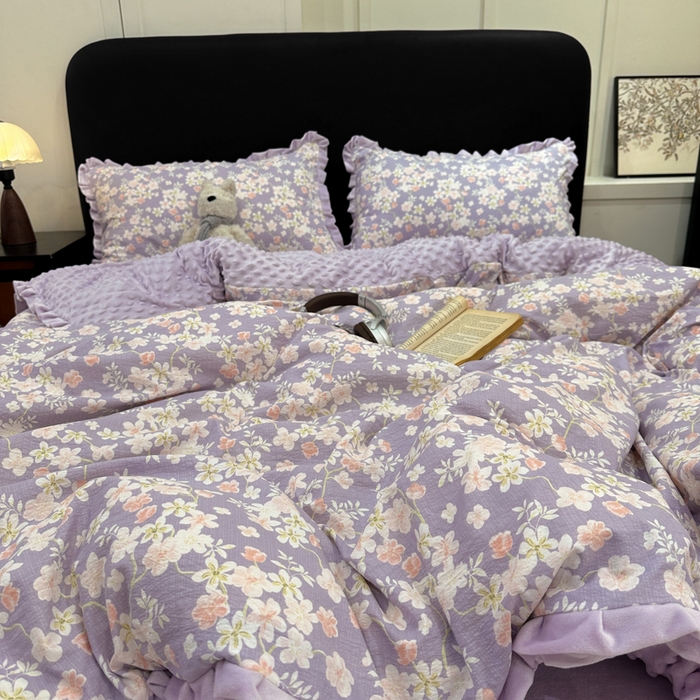 91家纺网 家纺一手货源 找家纺 一比一家纺 2025新款保暖舒适云感纱➕绒加绒四件套 紫蔓花开