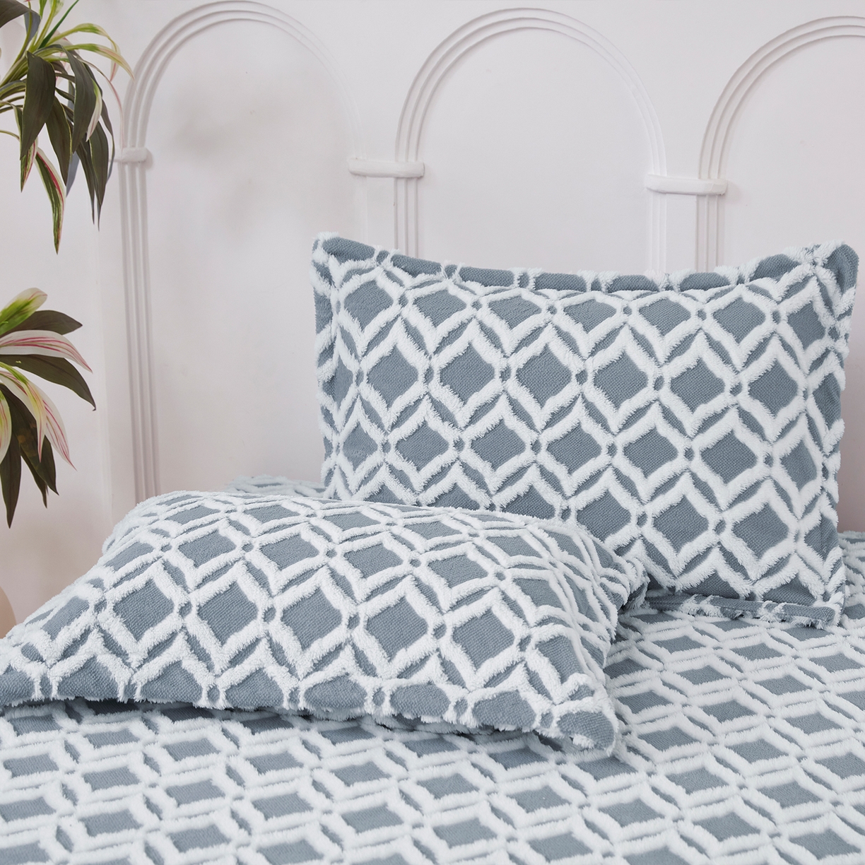 91家纺网 家纺一手货源 找家纺 云玲时尚 2025新款阳离子塔芙绒床笠 菱格灰