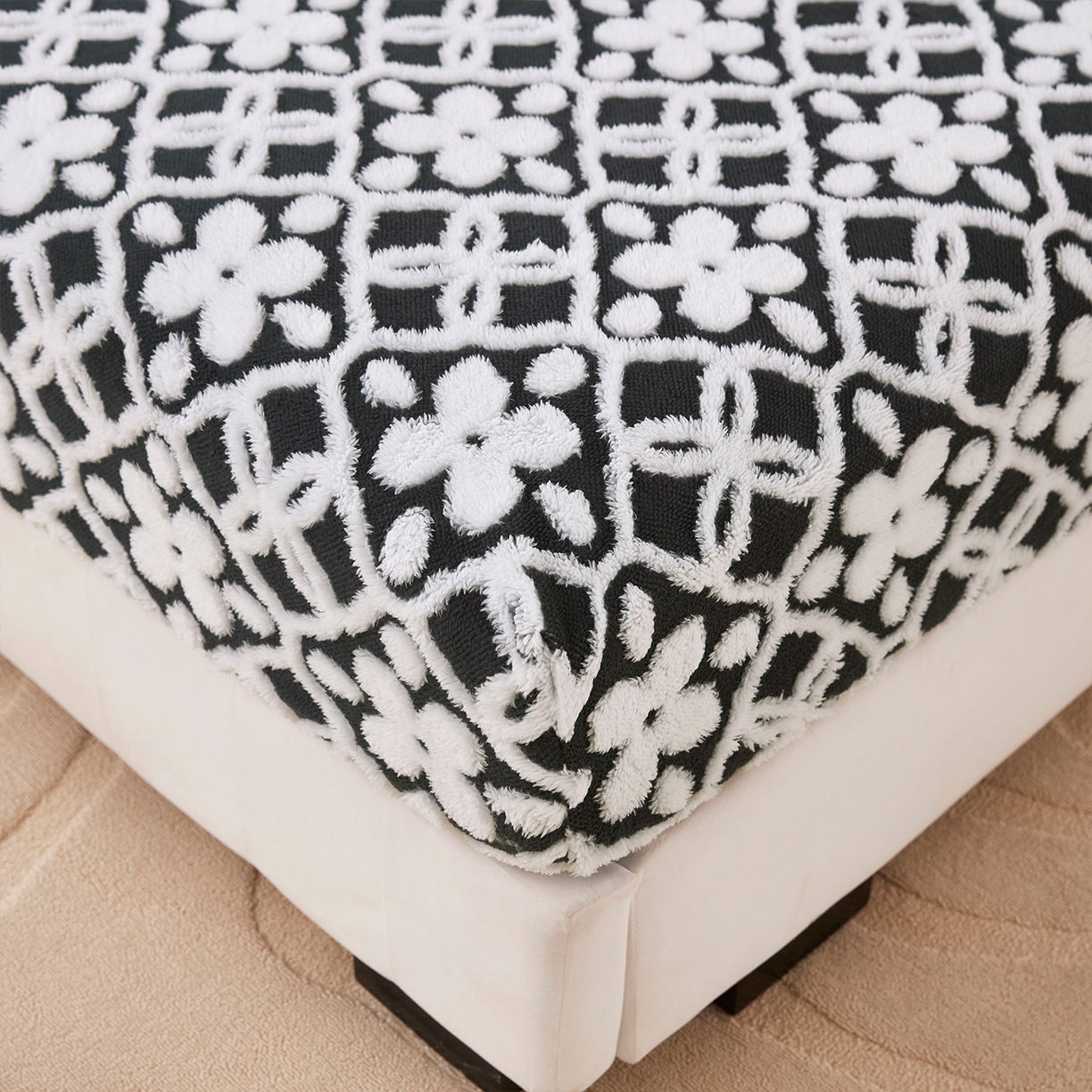 91家纺网 家纺一手货源 找家纺 云玲时尚 2025新款阳离子塔芙绒床笠 山茶黑