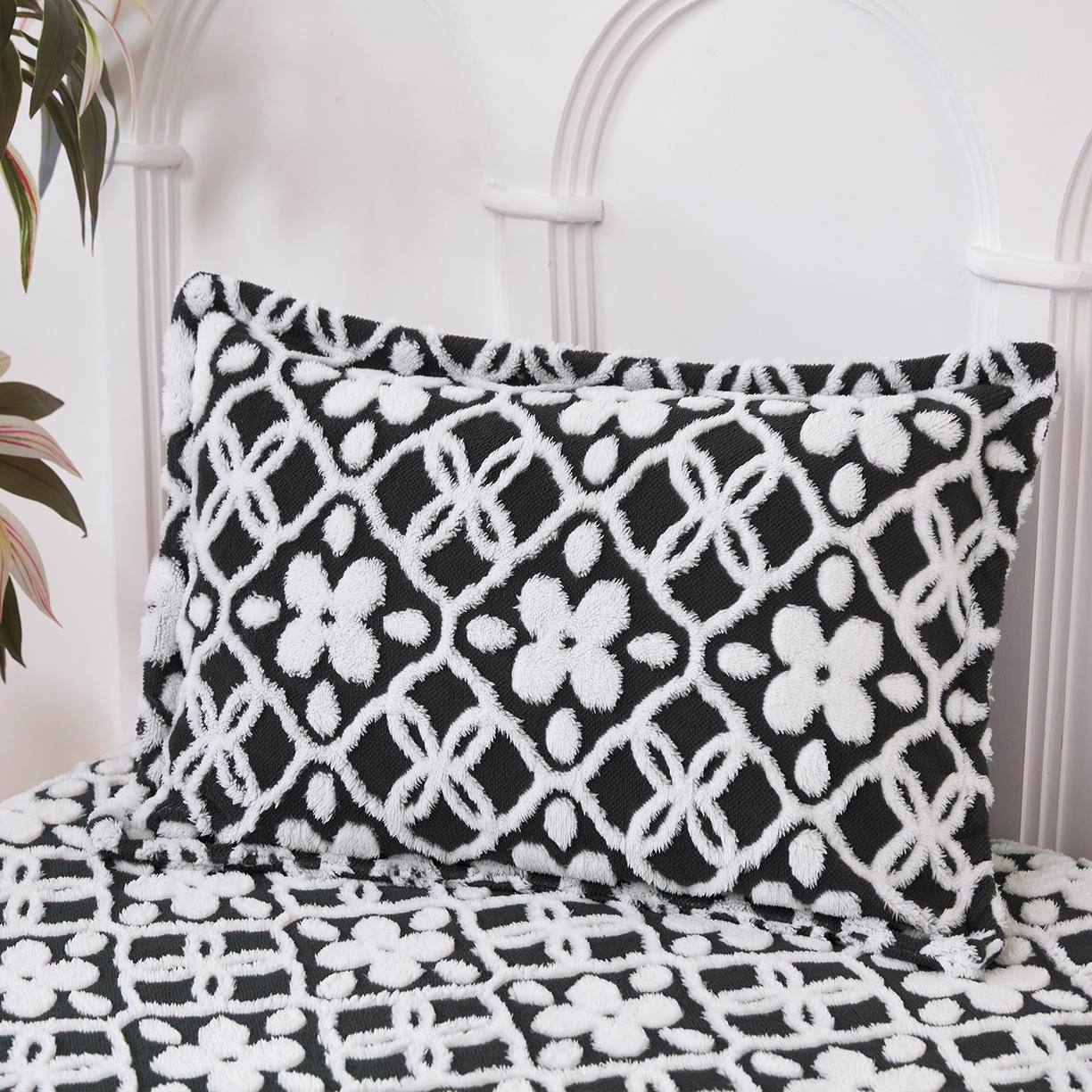 91家纺网 家纺一手货源 找家纺 云玲时尚 2025新款阳离子塔芙绒床笠 山茶黑