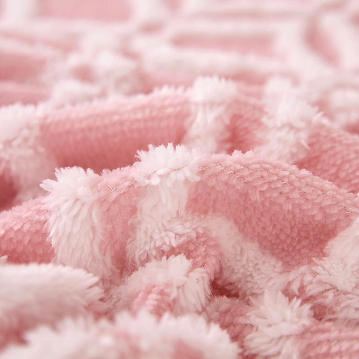 91家纺网 家纺一手货源 找家纺 云玲时尚 2025新款阳离子塔芙绒床笠 菱格粉