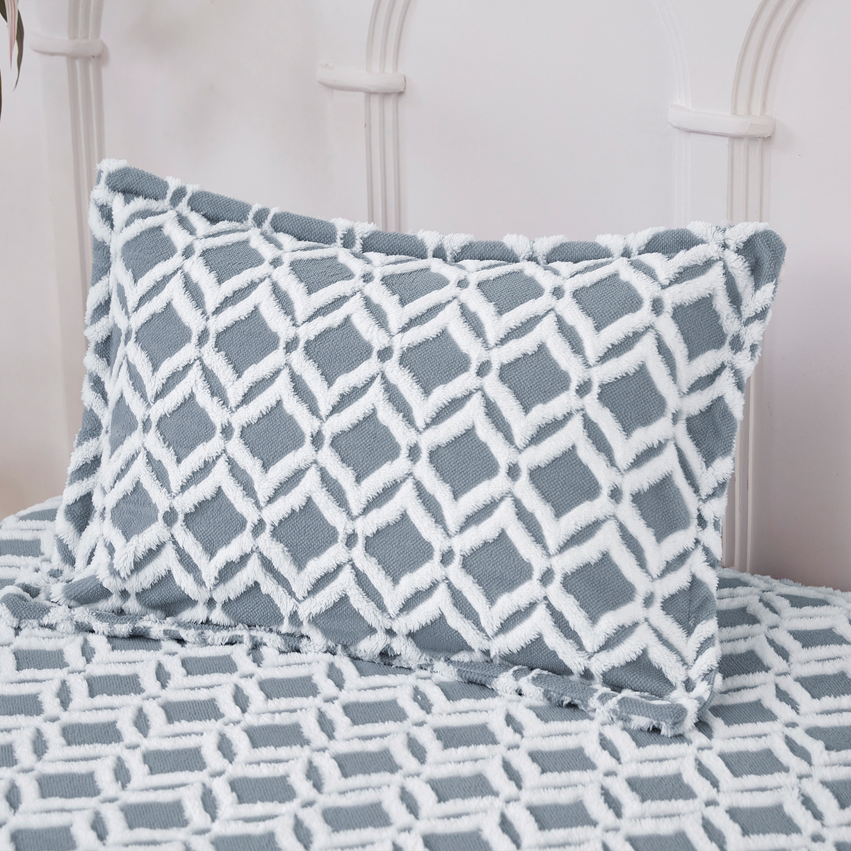 91家纺网 家纺一手货源 找家纺 云玲时尚 2025新款阳离子塔芙绒床笠 菱格灰