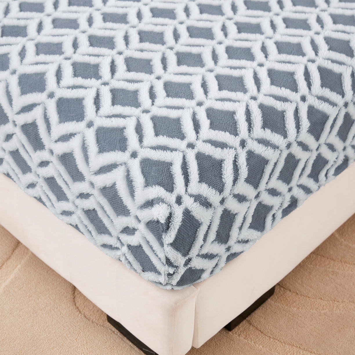 91家纺网 家纺一手货源 找家纺 云玲时尚 2025新款阳离子塔芙绒床笠 菱格灰