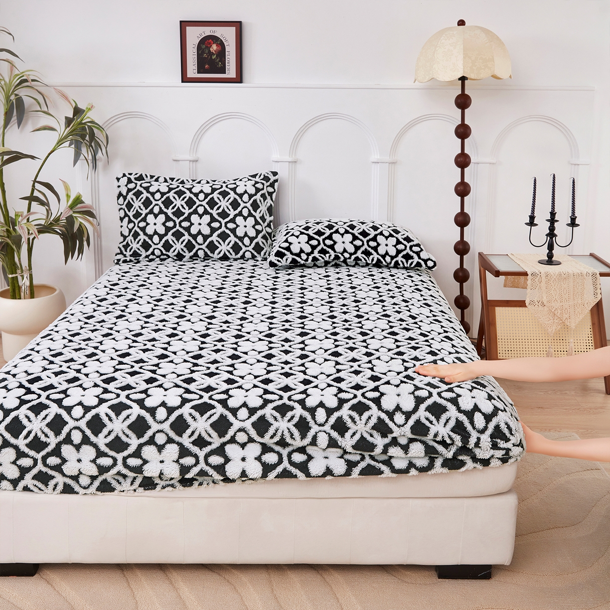 91家纺网 家纺一手货源 找家纺 云玲时尚 2025新款阳离子塔芙绒床笠 山茶黑