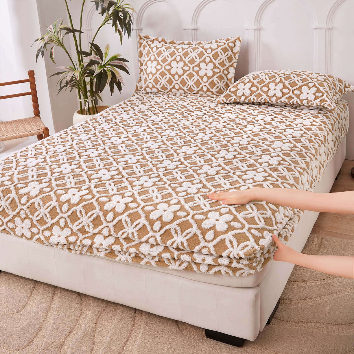 91家纺网 家纺一手货源 找家纺 云玲时尚 2025新款阳离子塔芙绒床笠 山茶卡其