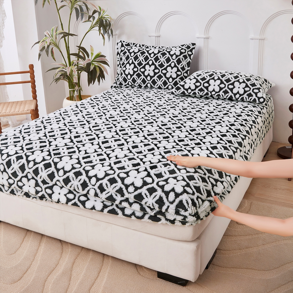 91家纺网 家纺一手货源 找家纺 云玲时尚 2025新款阳离子塔芙绒床笠 山茶黑