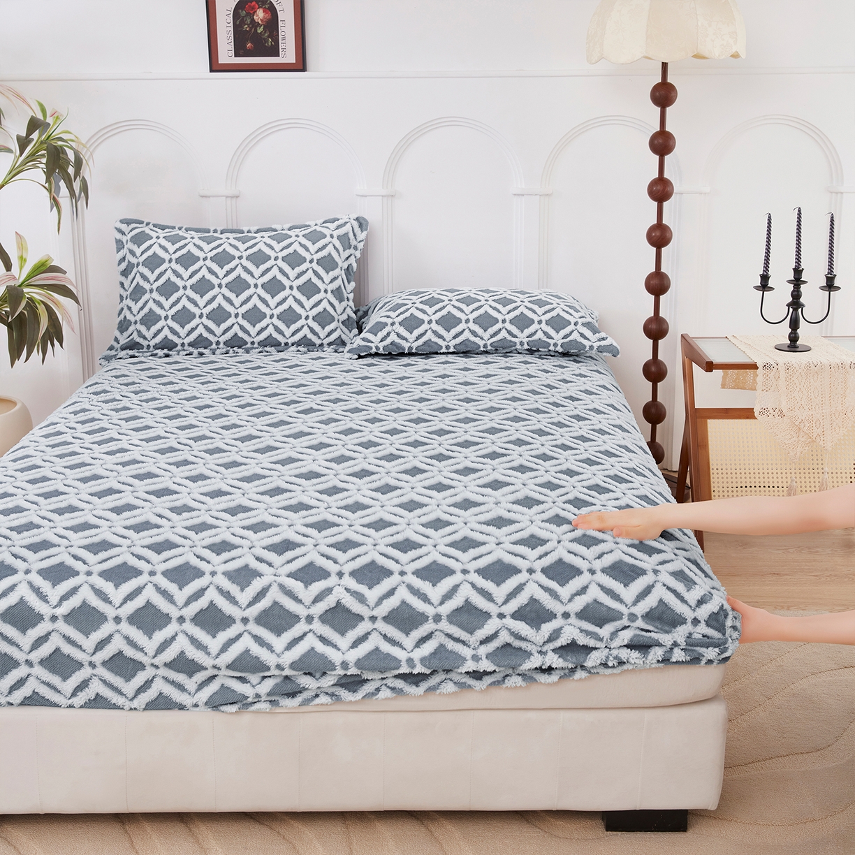 91家纺网 家纺一手货源 找家纺 云玲时尚 2025新款阳离子塔芙绒床笠 菱格灰