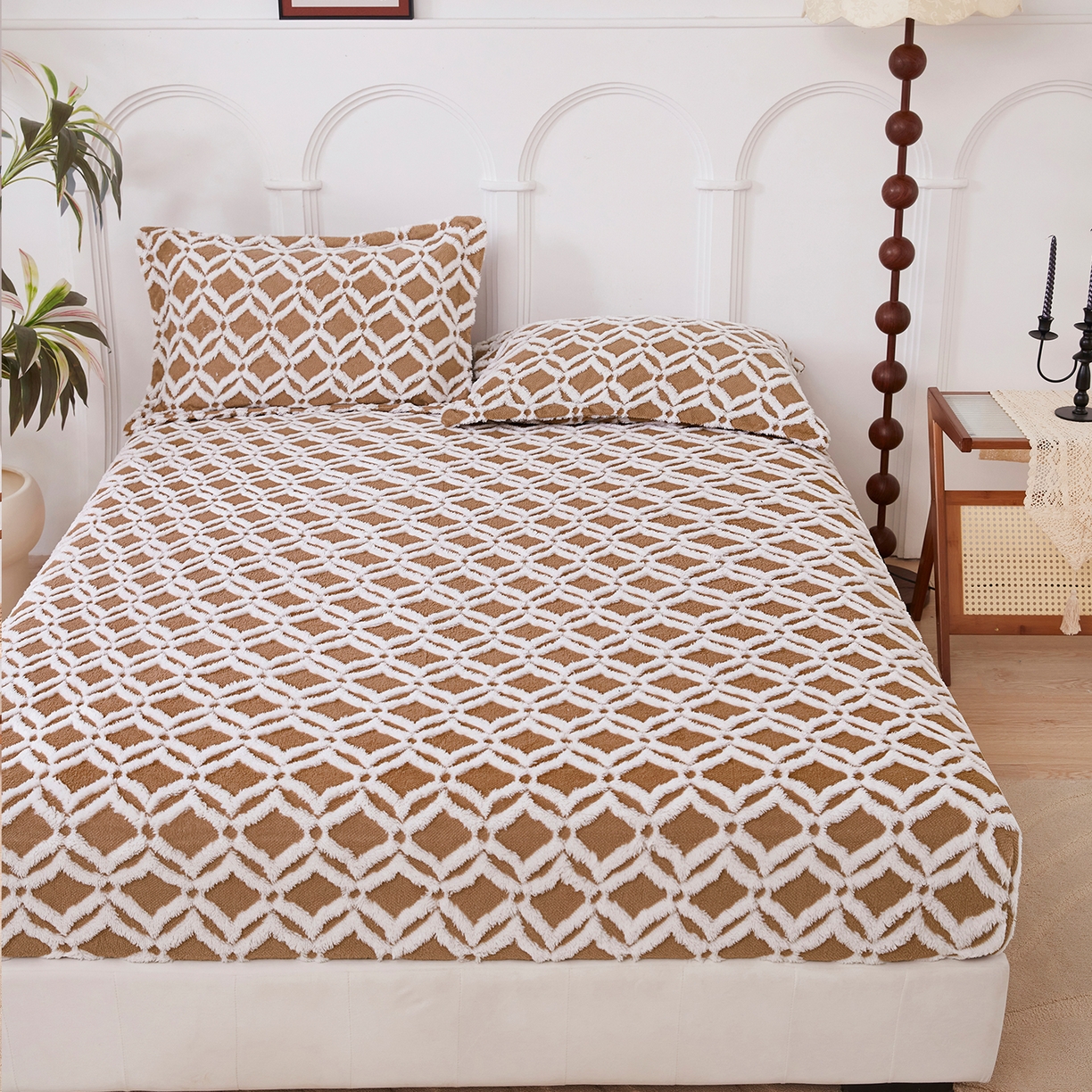 91家纺网 家纺一手货源 找家纺 云玲时尚 2025新款阳离子塔芙绒床笠 菱格深咖