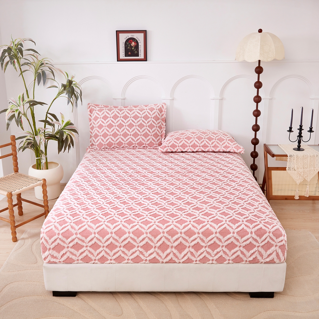 91家纺网 家纺一手货源 找家纺 云玲时尚 2025新款阳离子塔芙绒床笠 菱格粉