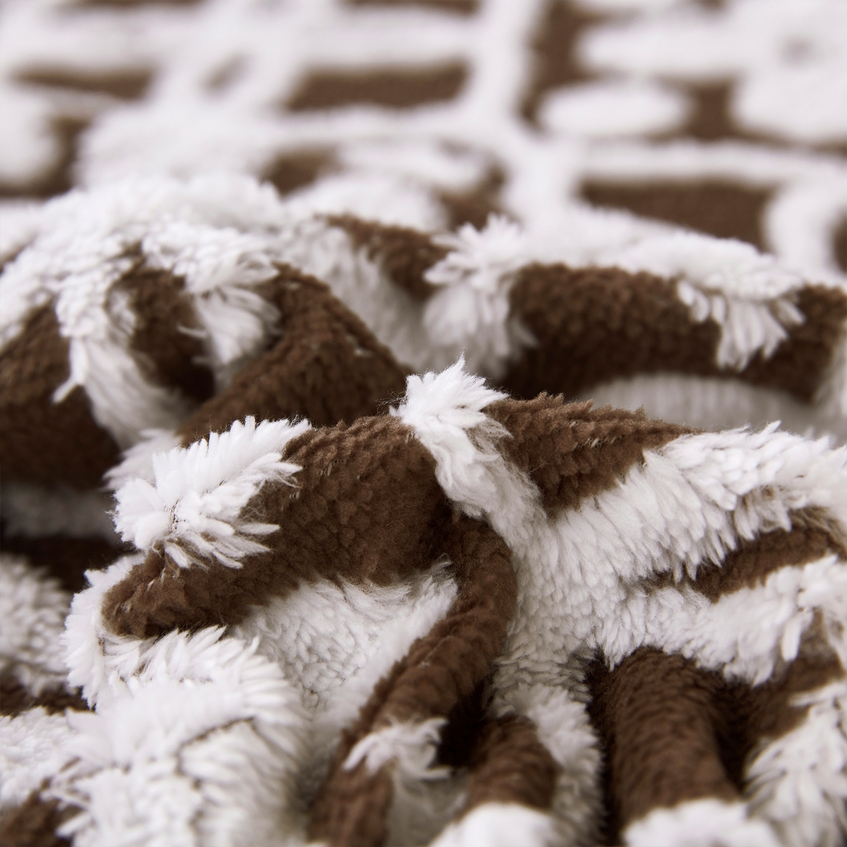 91家纺网 家纺一手货源 找家纺 云玲时尚 2025新款阳离子塔芙绒床笠 山茶深咖