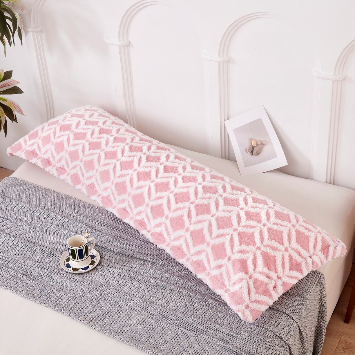 91家纺网 家纺一手货源 找家纺 云玲时尚 2025新款阳离子塔芙绒双人枕套 菱格粉