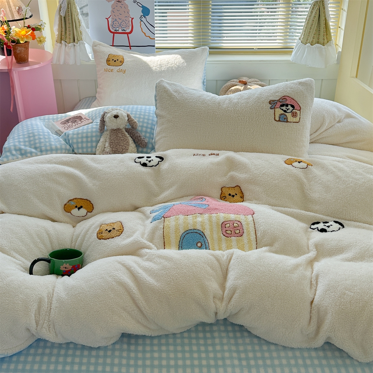 91家纺网 家纺一手货源 找家纺 （总）暖生活 2025新款高克重细颗粒羊羔绒四件套