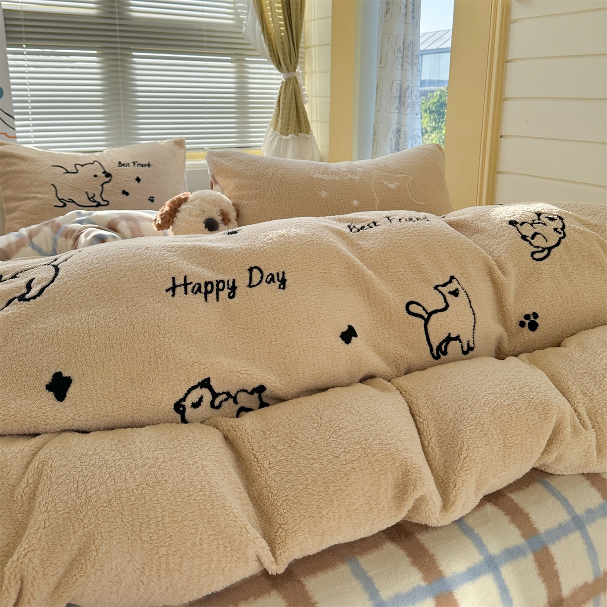 91家纺网 家纺一手货源 找家纺 （总）暖生活 2025新款高克重细颗粒羊羔绒四件套