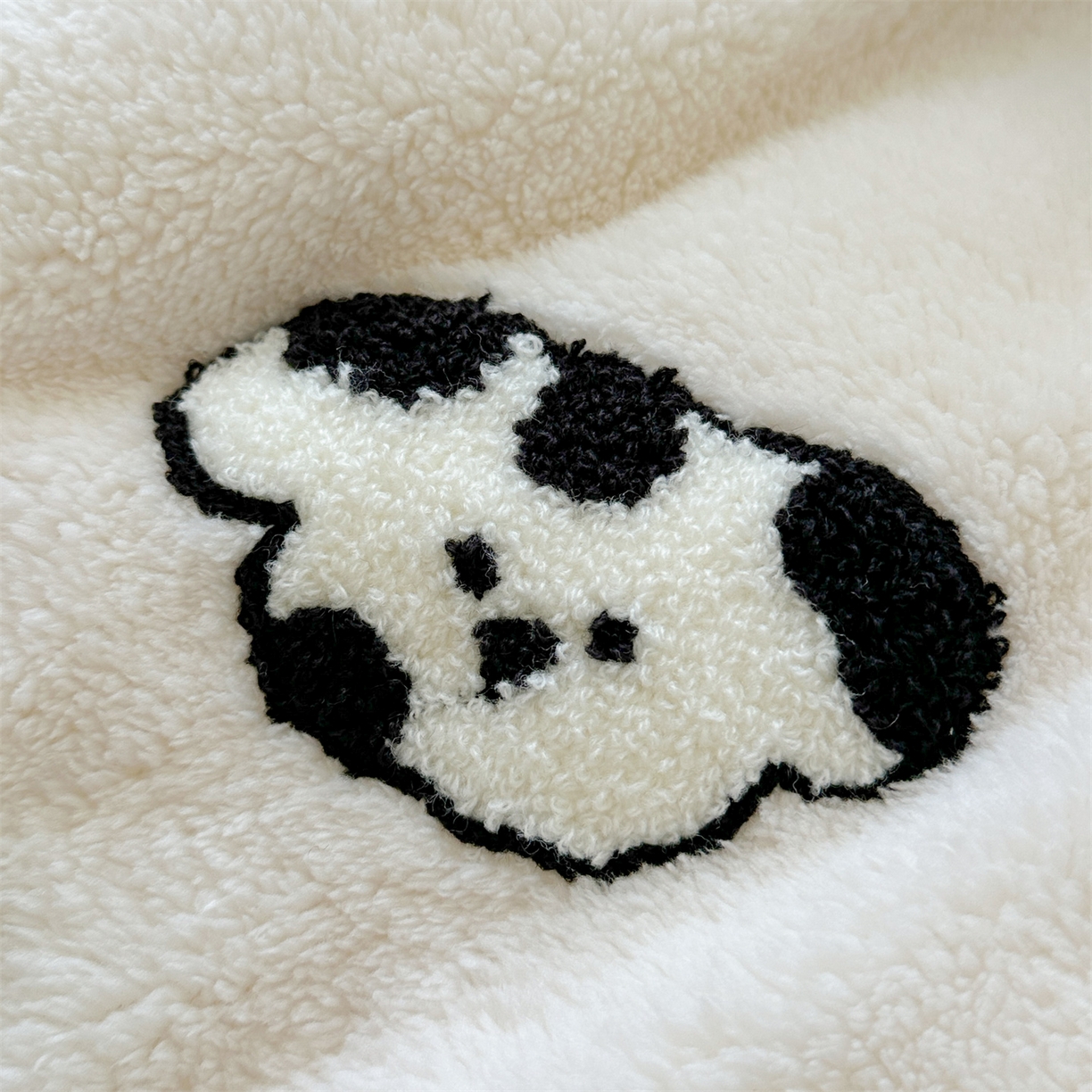 91家纺网 家纺一手货源 找家纺 暖生活 2025新款高克重细颗粒羊羔绒四件套 幸福小窝