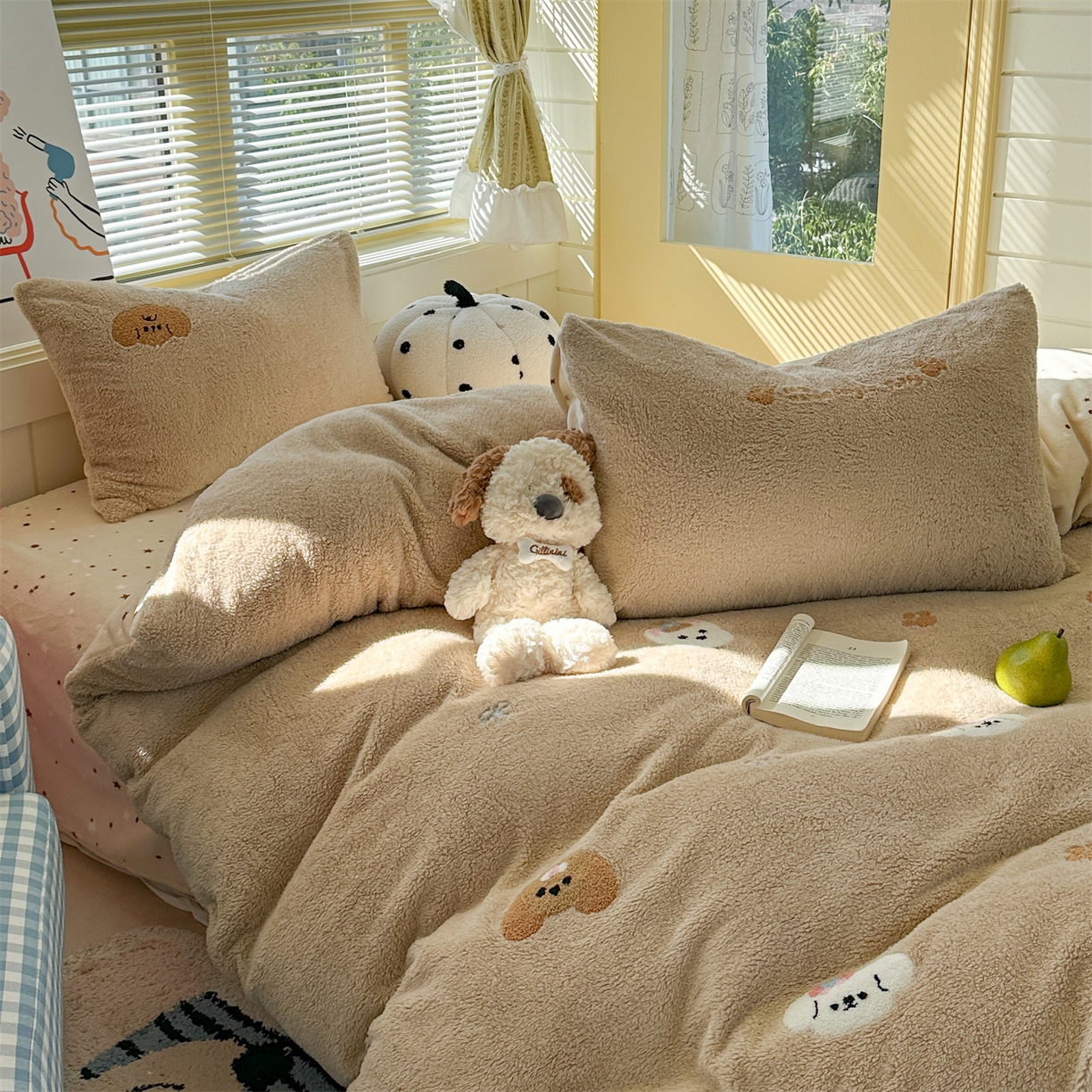 91家纺网 家纺一手货源 找家纺 暖生活 2025新款高克重细颗粒羊羔绒四件套 毛绒小狗