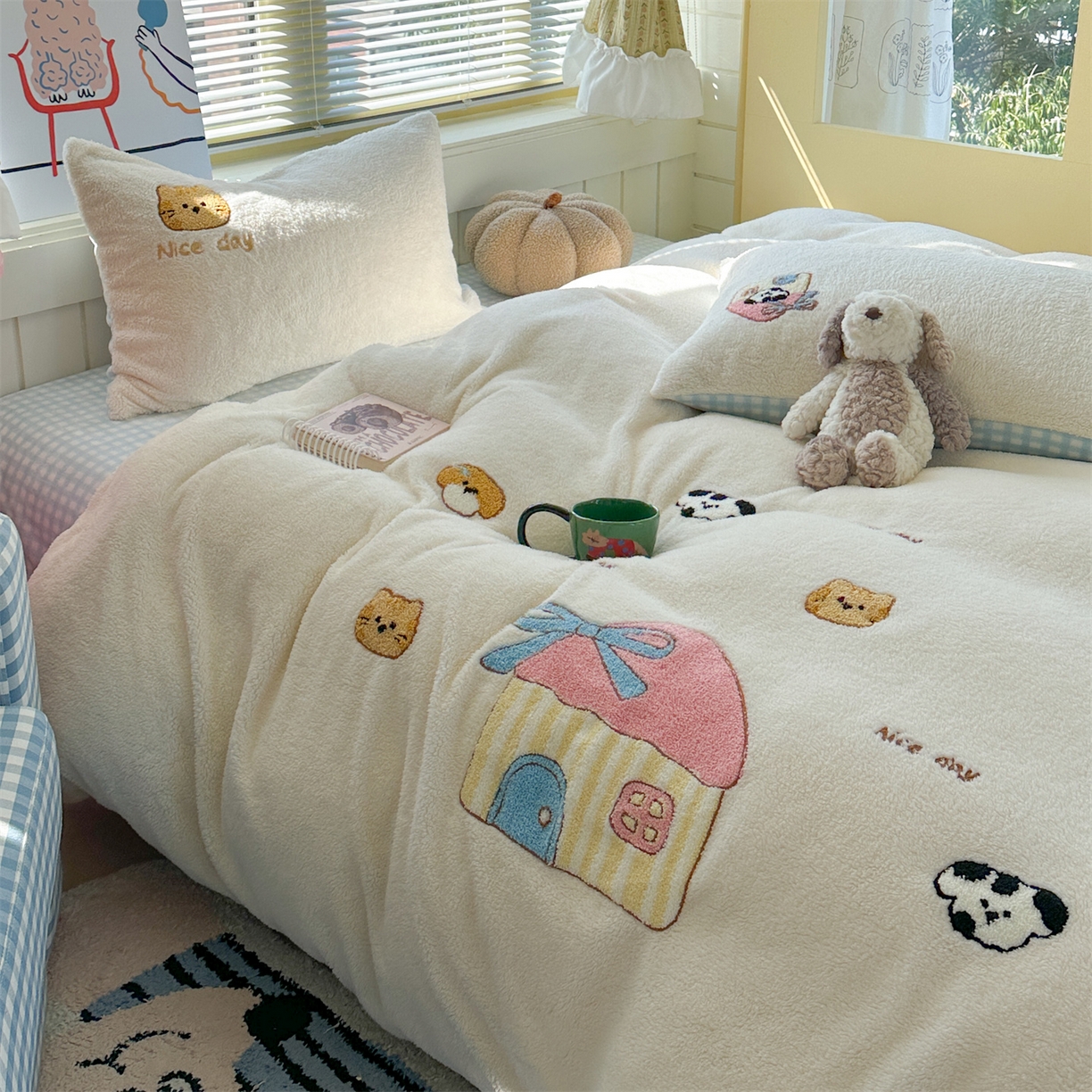 91家纺网 家纺一手货源 找家纺 暖生活 2025新款高克重细颗粒羊羔绒四件套 幸福小窝