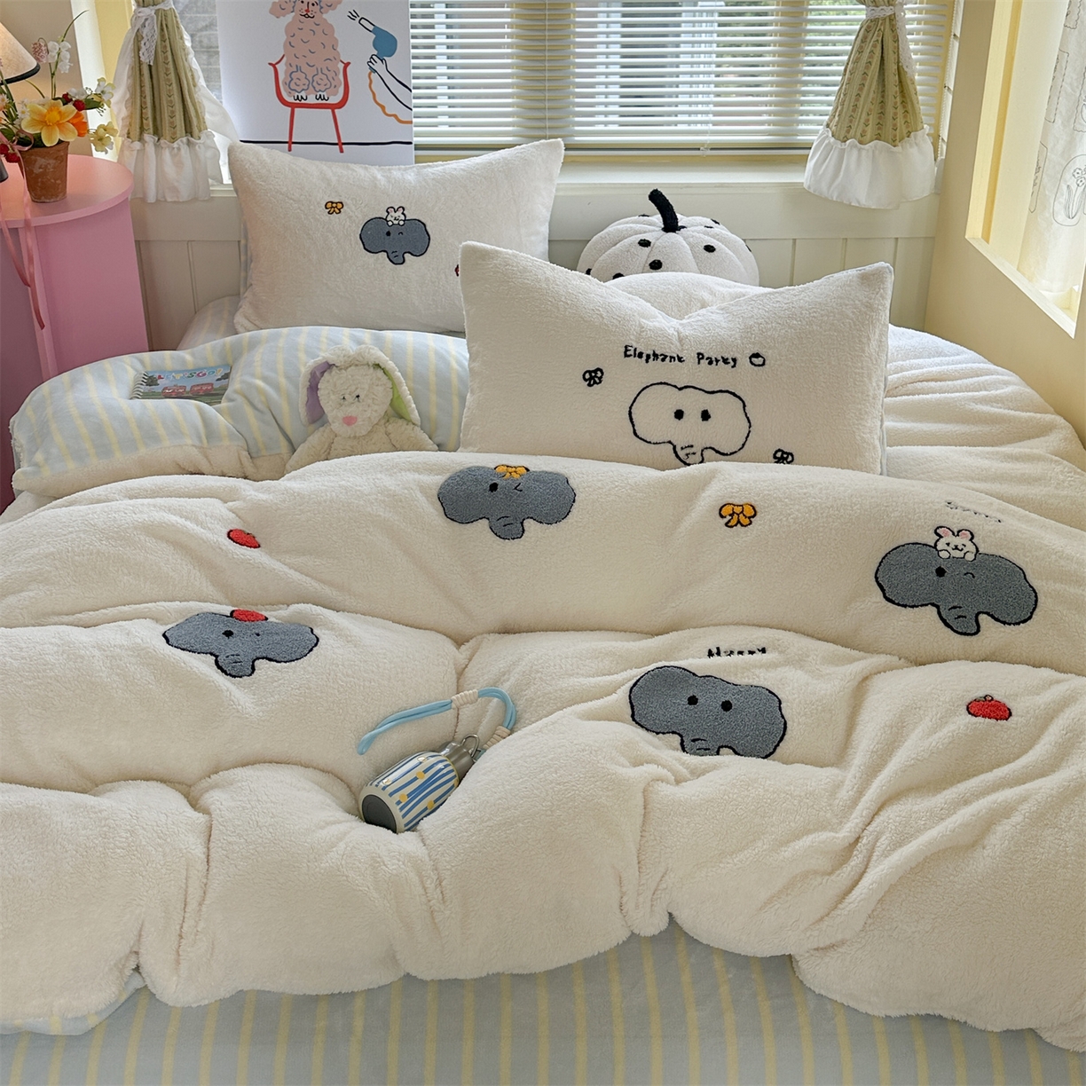 暖生活 2025新款高克重细颗粒羊羔绒四件套 灰色小象