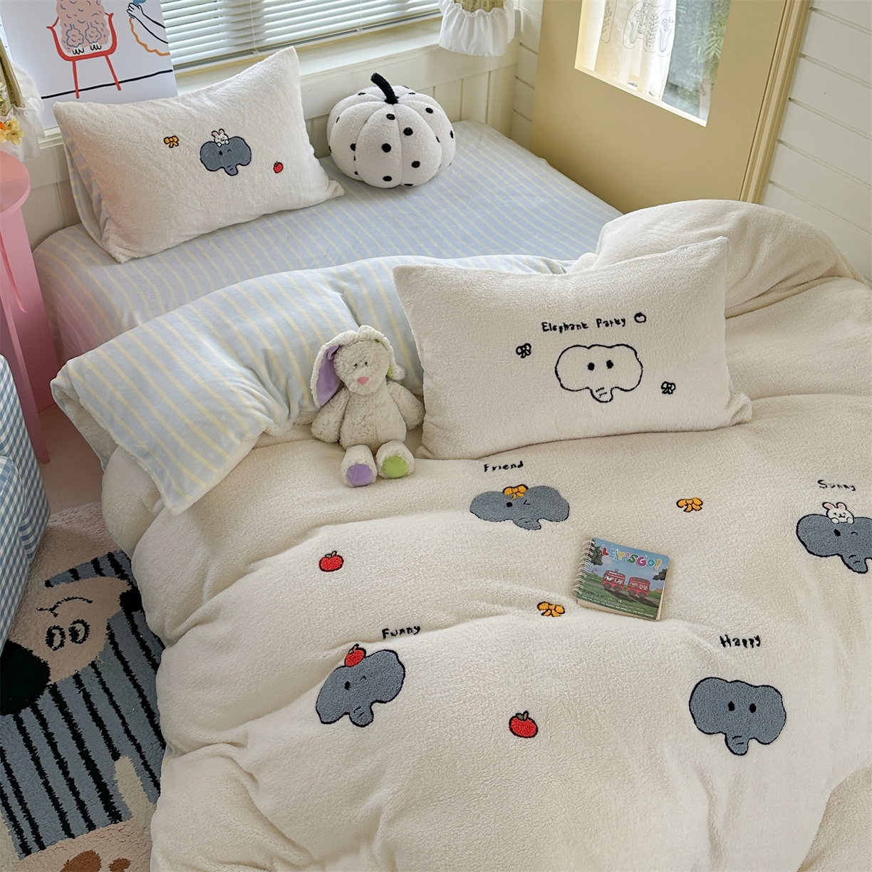 91家纺网 家纺一手货源 找家纺 暖生活 2025新款高克重细颗粒羊羔绒四件套 灰色小象