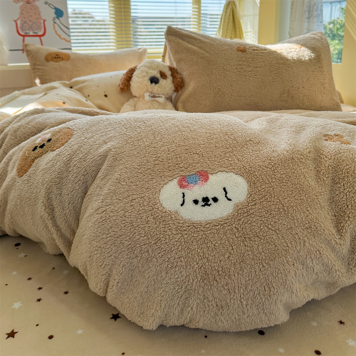 91家纺网 家纺一手货源 找家纺 暖生活 2025新款高克重细颗粒羊羔绒四件套 毛绒小狗