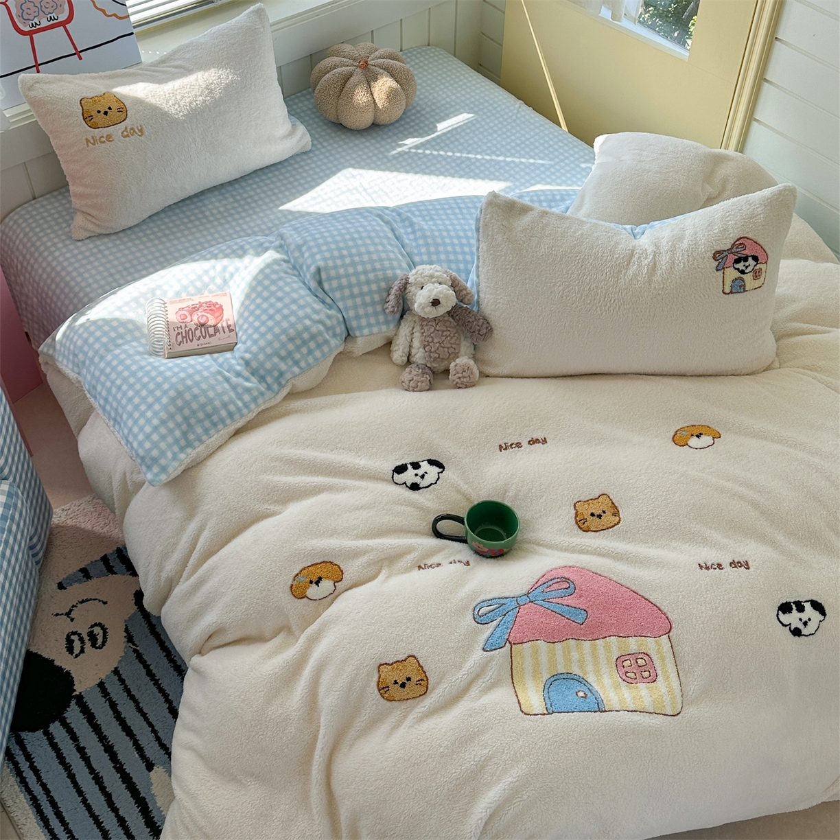 91家纺网 家纺一手货源 找家纺 暖生活 2025新款高克重细颗粒羊羔绒四件套 幸福小窝