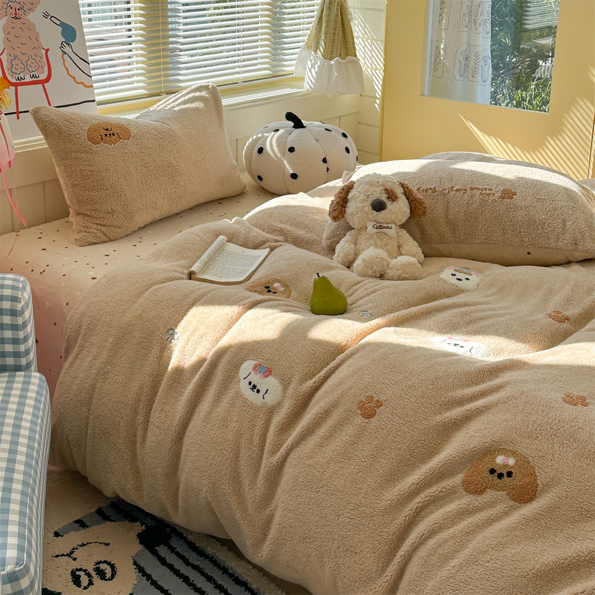 91家纺网 家纺一手货源 找家纺 暖生活 2025新款高克重细颗粒羊羔绒四件套 毛绒小狗