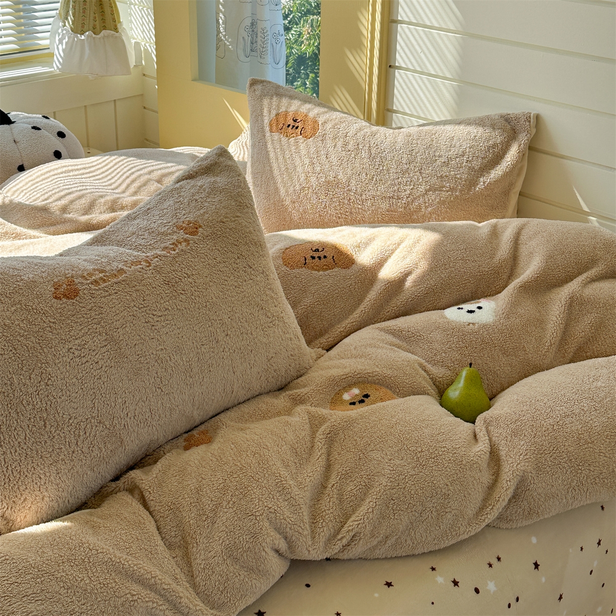 91家纺网 家纺一手货源 找家纺 暖生活 2025新款高克重细颗粒羊羔绒四件套 毛绒小狗