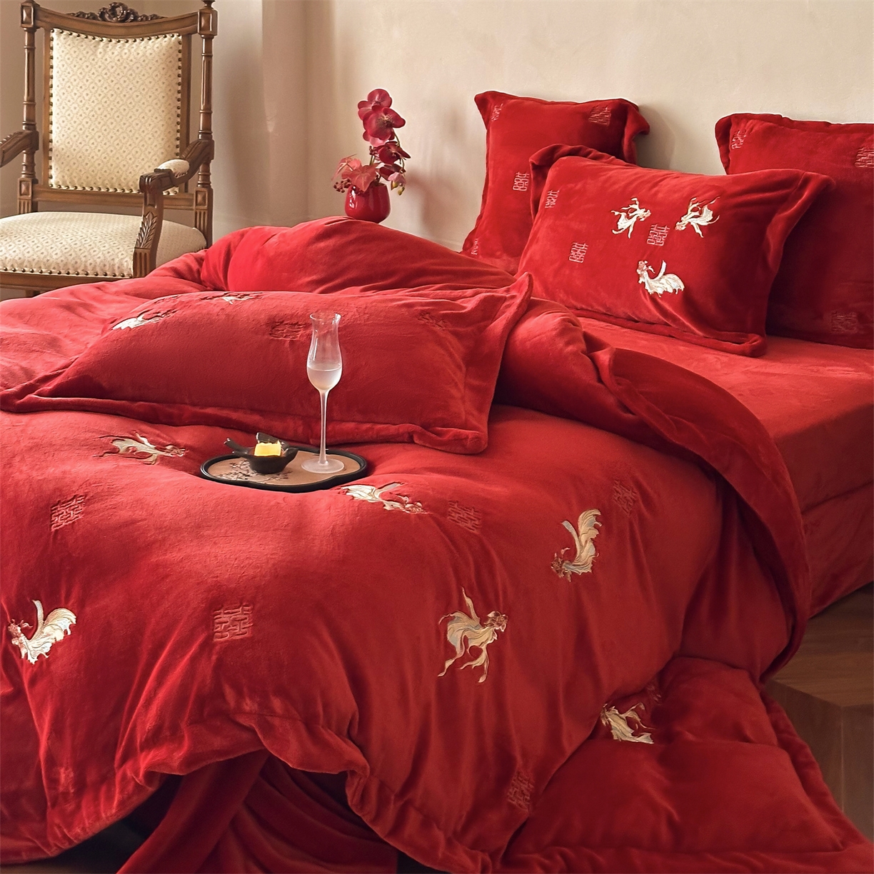 91家纺网 家纺一手货源 找家纺 （总）西西家居 2025新款230g牛奶绒婚庆刺绣四件套-金玉满堂 会员-20元 （各平台严格控价劵后不低于338元起!）