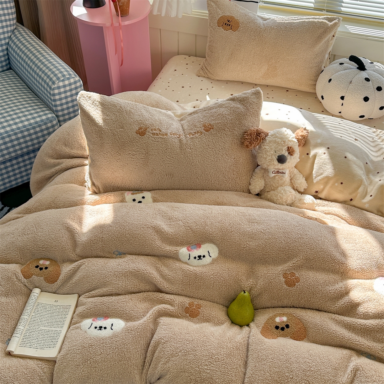 91家纺网 家纺一手货源 找家纺 暖生活 2025新款高克重细颗粒羊羔绒四件套 毛绒小狗