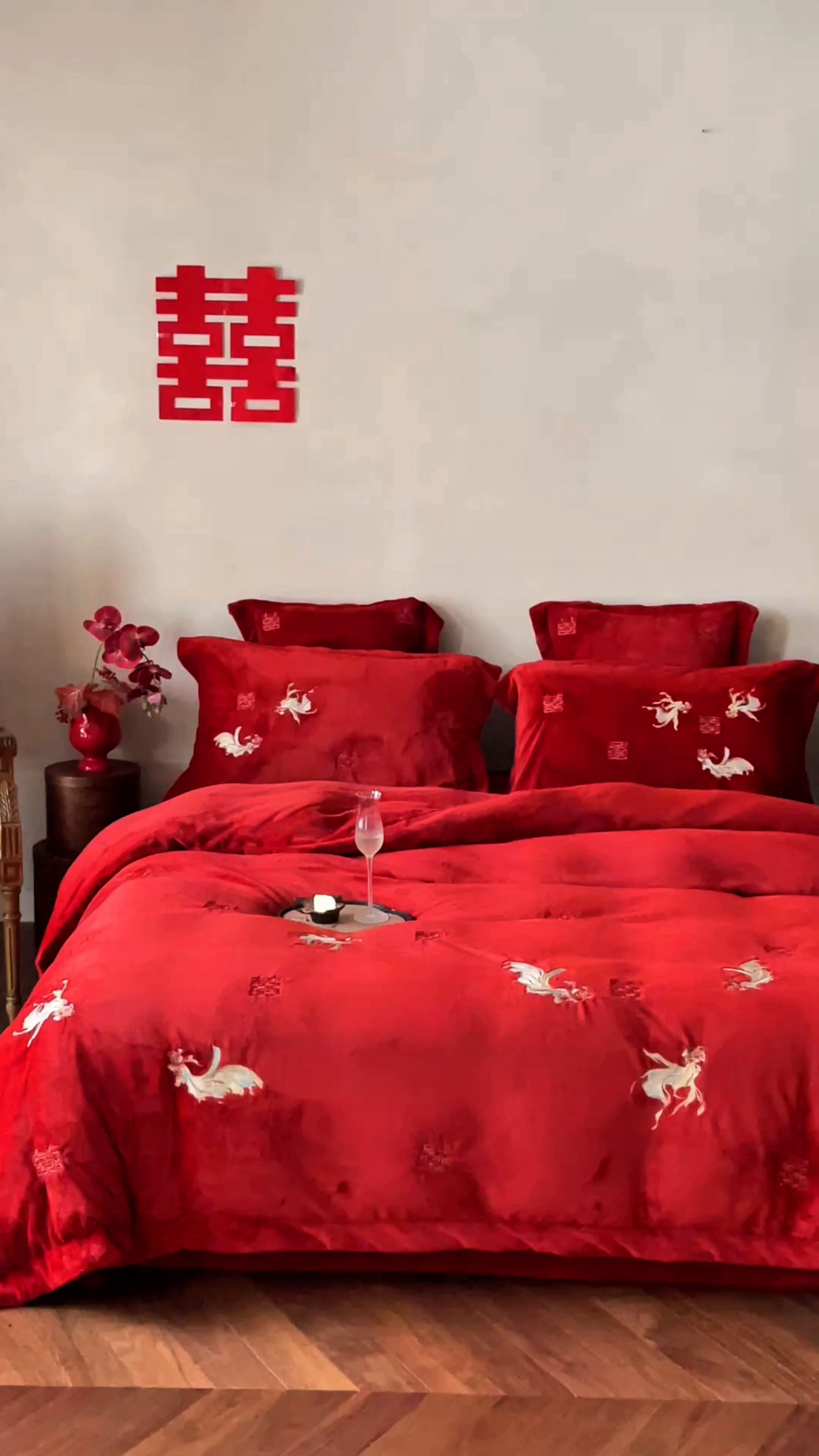 91家纺网 家纺一手货源 找家纺 （总）西西家居 2025新款230g牛奶绒婚庆刺绣四件套-金玉满堂 会员-20元 （各平台严格控价劵后不低于338元起!）