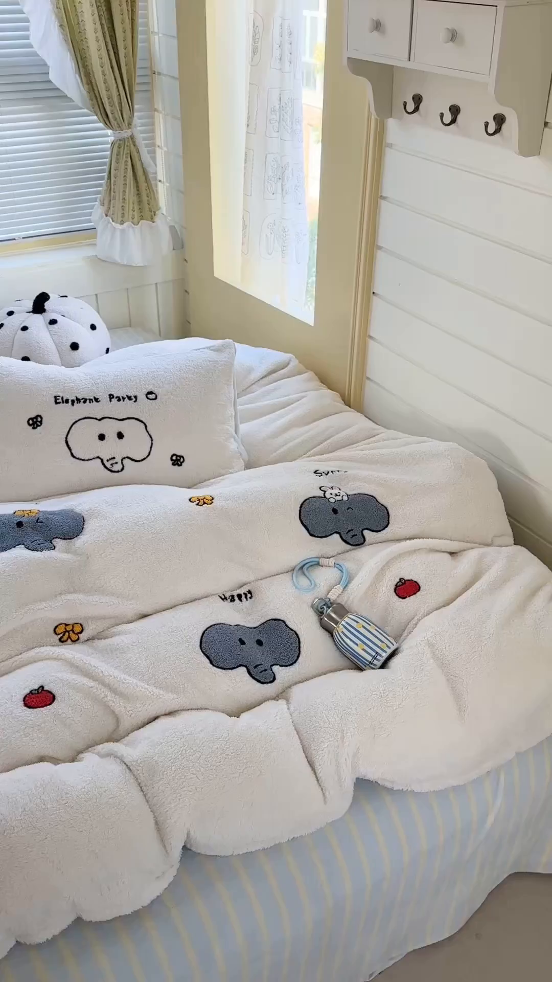 91家纺网 家纺一手货源 找家纺 暖生活 2025新款高克重细颗粒羊羔绒四件套 灰色小象