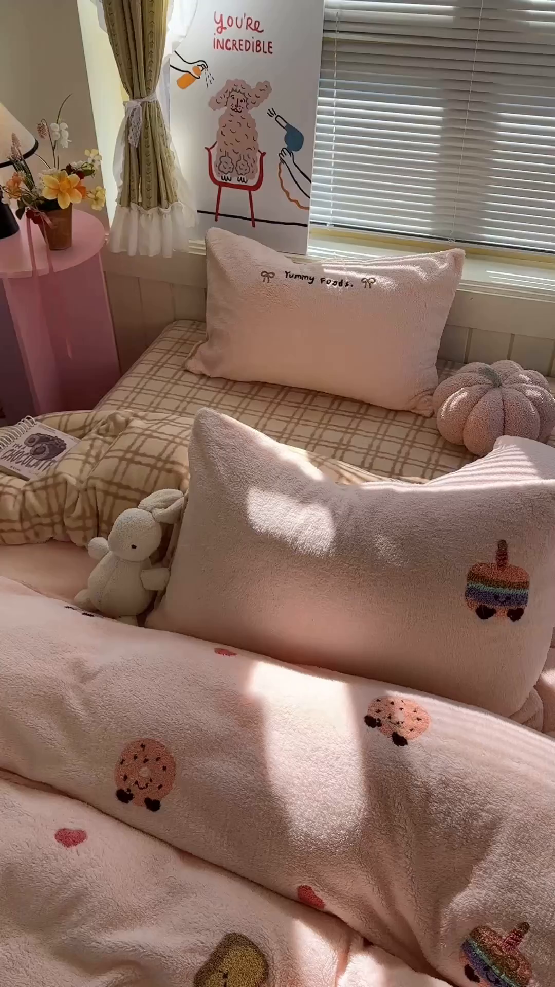 91家纺网 家纺一手货源 找家纺 暖生活 2025新款高克重细颗粒羊羔绒四件套 甜点玩偶