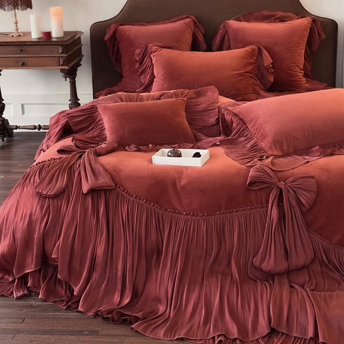 91家纺网 家纺一手货源 找家纺 （总）美芝莱床垫 2025新款亲肤舒适全消光牛奶绒床盖四件套-索菲亚 （券后控价： 床盖款 标准398 床盖款 加大418）