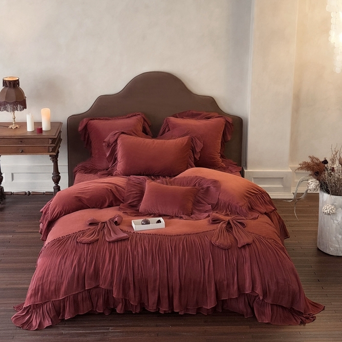 91家纺网 家纺一手货源 找家纺 （总）美芝莱床垫 2025新款亲肤舒适全消光牛奶绒床盖四件套-索菲亚 （券后控价： 床盖款 标准398 床盖款 加大418）