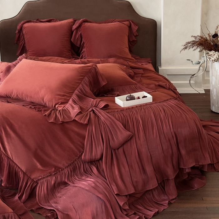 91家纺网 家纺一手货源 找家纺 （总）美芝莱床垫 2025新款亲肤舒适全消光牛奶绒床盖四件套-索菲亚 （券后控价： 床盖款 标准398 床盖款 加大418）