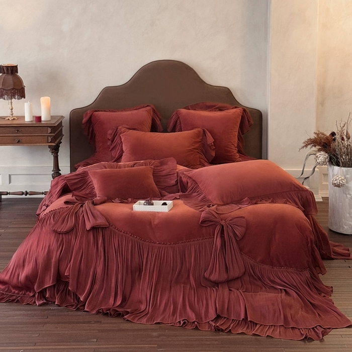 91家纺网 家纺一手货源 找家纺 （总）美芝莱床垫 2025新款亲肤舒适全消光牛奶绒床盖四件套-索菲亚 （券后控价： 床盖款 标准398 床盖款 加大418）