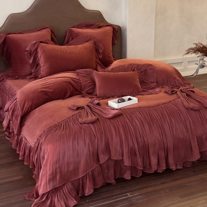 91家纺网 家纺一手货源 找家纺 （总）美芝莱床垫 2025新款亲肤舒适全消光牛奶绒床盖四件套-索菲亚 （券后控价： 床盖款 标准398 床盖款 加大418）