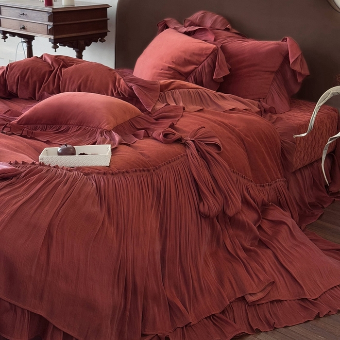 91家纺网 家纺一手货源 找家纺 （总）美芝莱床垫 2025新款亲肤舒适全消光牛奶绒床盖四件套-索菲亚 （券后控价： 床盖款 标准398 床盖款 加大418）