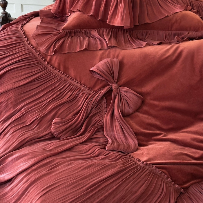 91家纺网 家纺一手货源 找家纺 （总）美芝莱床垫 2025新款亲肤舒适全消光牛奶绒床盖四件套-索菲亚 （券后控价： 床盖款 标准398 床盖款 加大418）