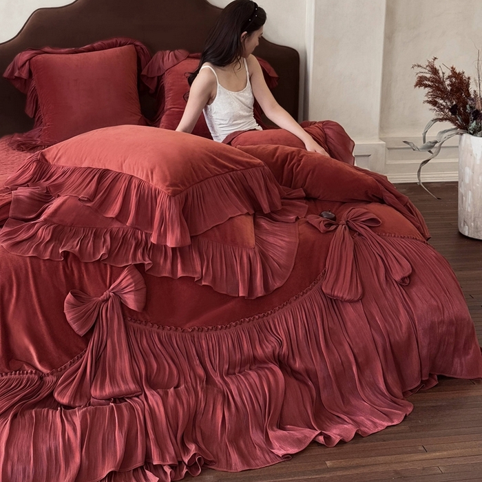 91家纺网 家纺一手货源 找家纺 （总）美芝莱床垫 2025新款亲肤舒适全消光牛奶绒床盖四件套-索菲亚 （券后控价： 床盖款 标准398 床盖款 加大418）