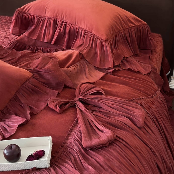 91家纺网 家纺一手货源 找家纺 （总）美芝莱床垫 2025新款亲肤舒适全消光牛奶绒床盖四件套-索菲亚 （券后控价： 床盖款 标准398 床盖款 加大418）