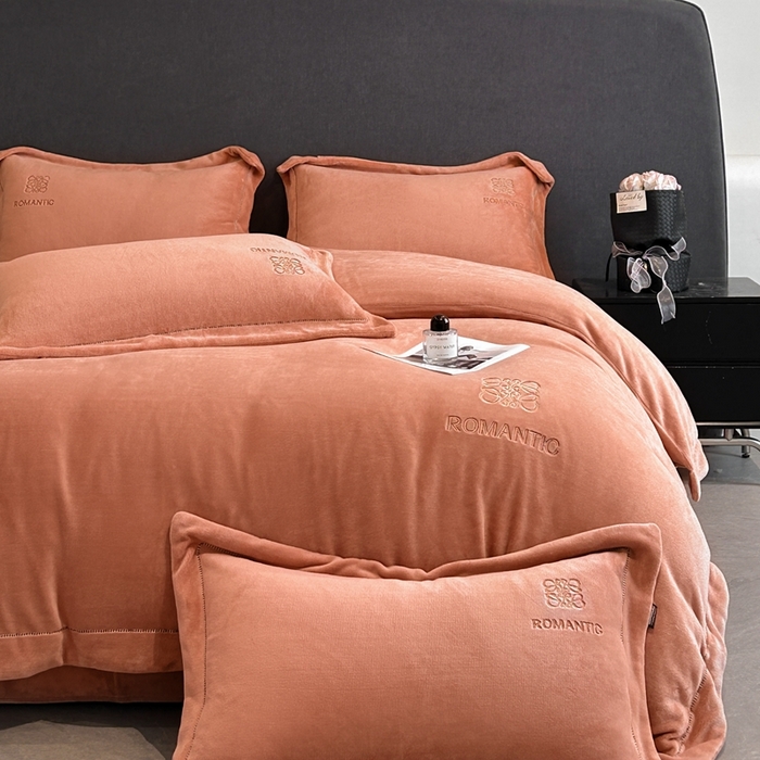 91家纺网 家纺一手货源 找家纺 （总）美芝莱床垫 2025新款牛奶绒全消光亲肤舒适大牌风四件套