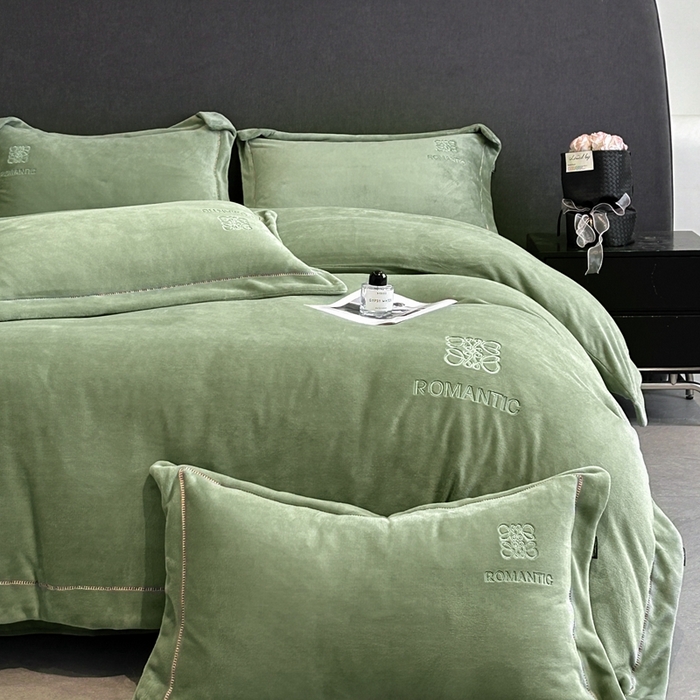 91家纺网 家纺一手货源 找家纺 （总）美芝莱床垫 2025新款牛奶绒全消光亲肤舒适大牌风四件套