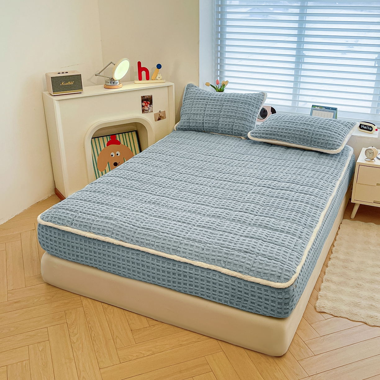 91家纺网 家纺一手货源 找家纺 予梦家纺 2025新款塔芙绒加厚夹棉床笠床垫保护套 星梦格 苍蓝