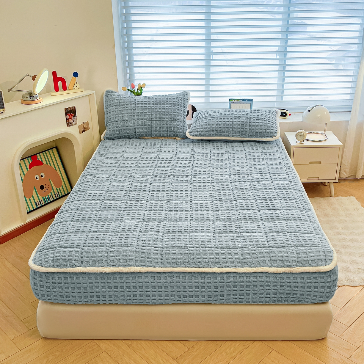 91家纺网 家纺一手货源 找家纺 予梦家纺 2025新款塔芙绒加厚夹棉床笠床垫保护套 星梦格 苍蓝