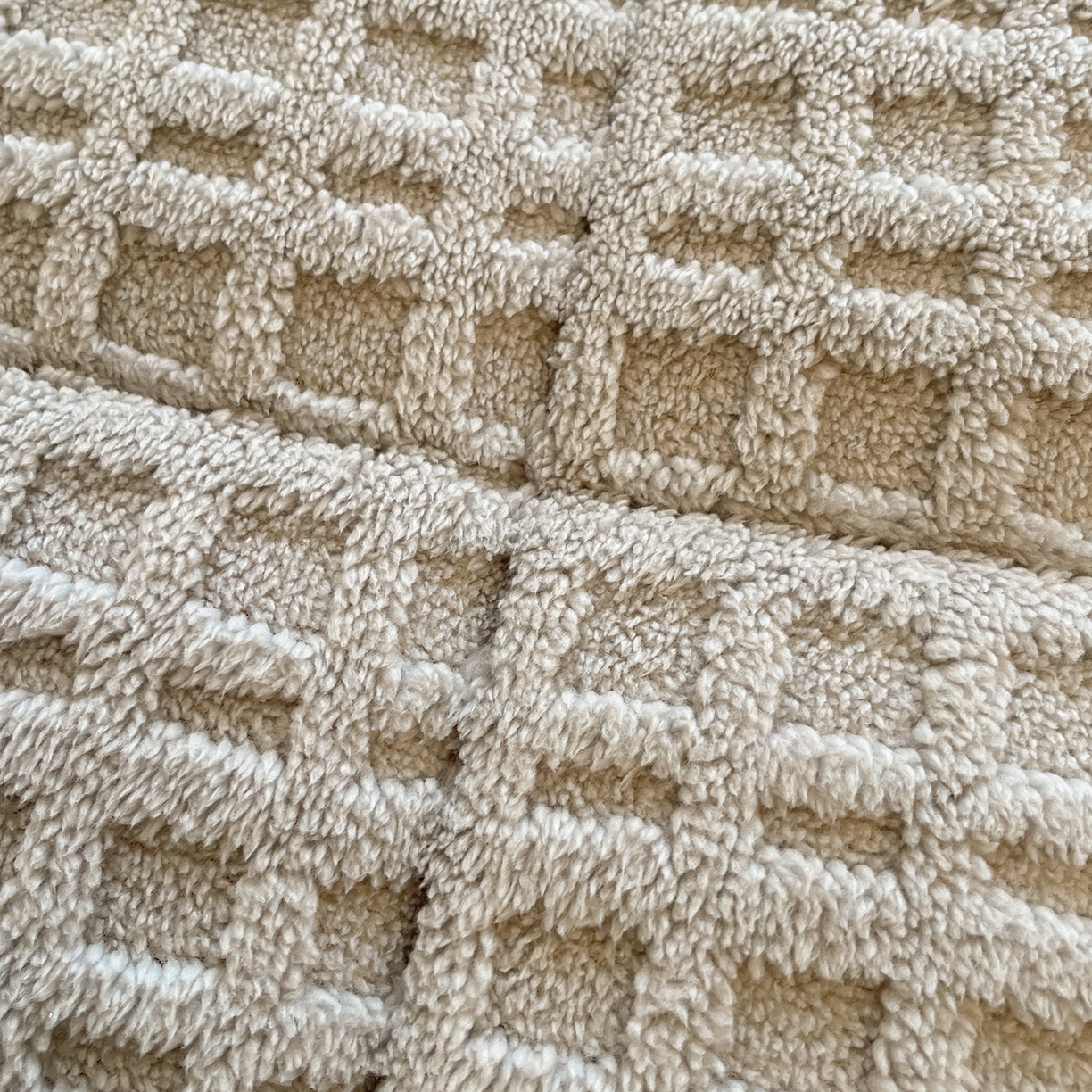 91家纺网 家纺一手货源 找家纺 予梦家纺 2025新款塔芙绒加厚夹棉床笠床垫保护套 星梦格 星灰